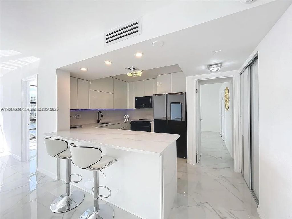 2017 S Ocean Dr, Unit 1206, Hallandale Beach, FL 33009 Photo