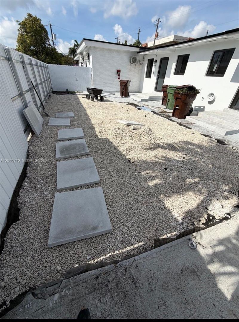 1368 W 29th St, Unit 2, Hialeah, FL 33012 Photo
