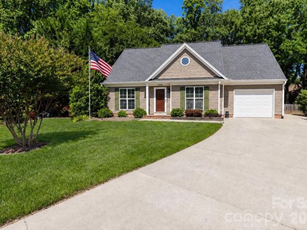126 Tara Lynn Court, Mooresville, NC 28115