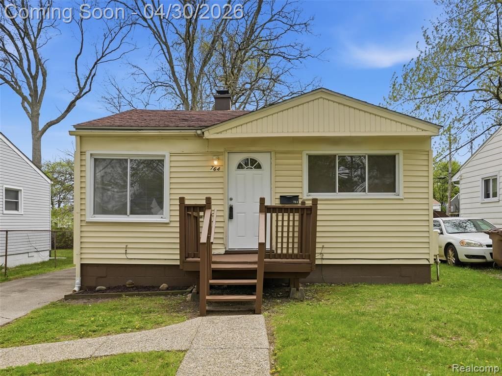 764 E Tennyson Avenue, Pontiac, MI 48340 Main Photo