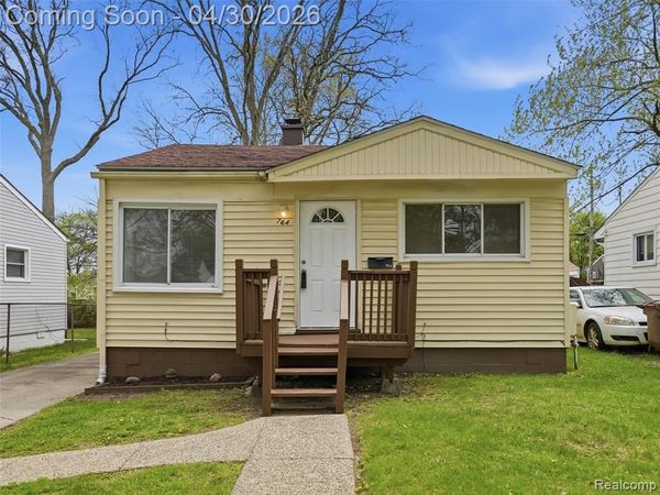764 E Tennyson Avenue, Pontiac, MI 48340
