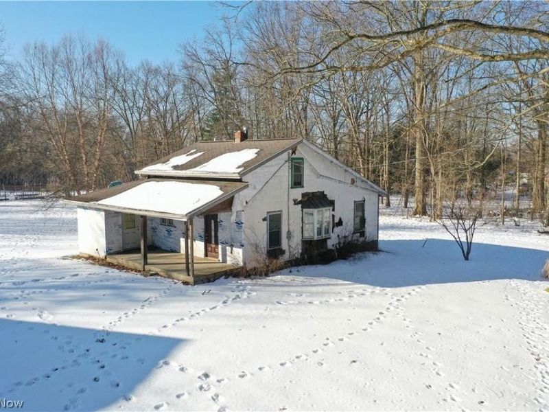 1542 Woods Road, Akron, OH 44306 Photo 2