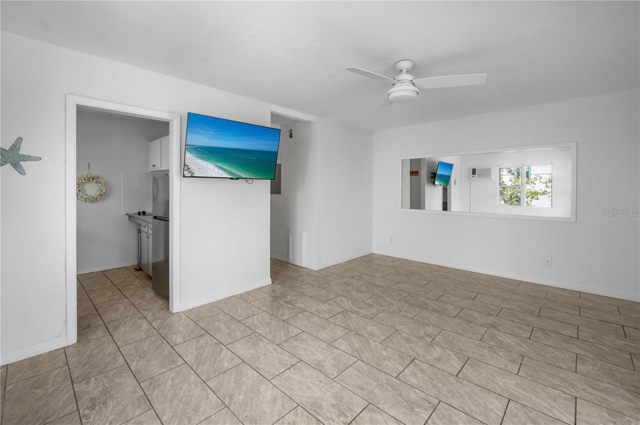 1739 Siesta Drive, Sarasota, FL 34239 Photo