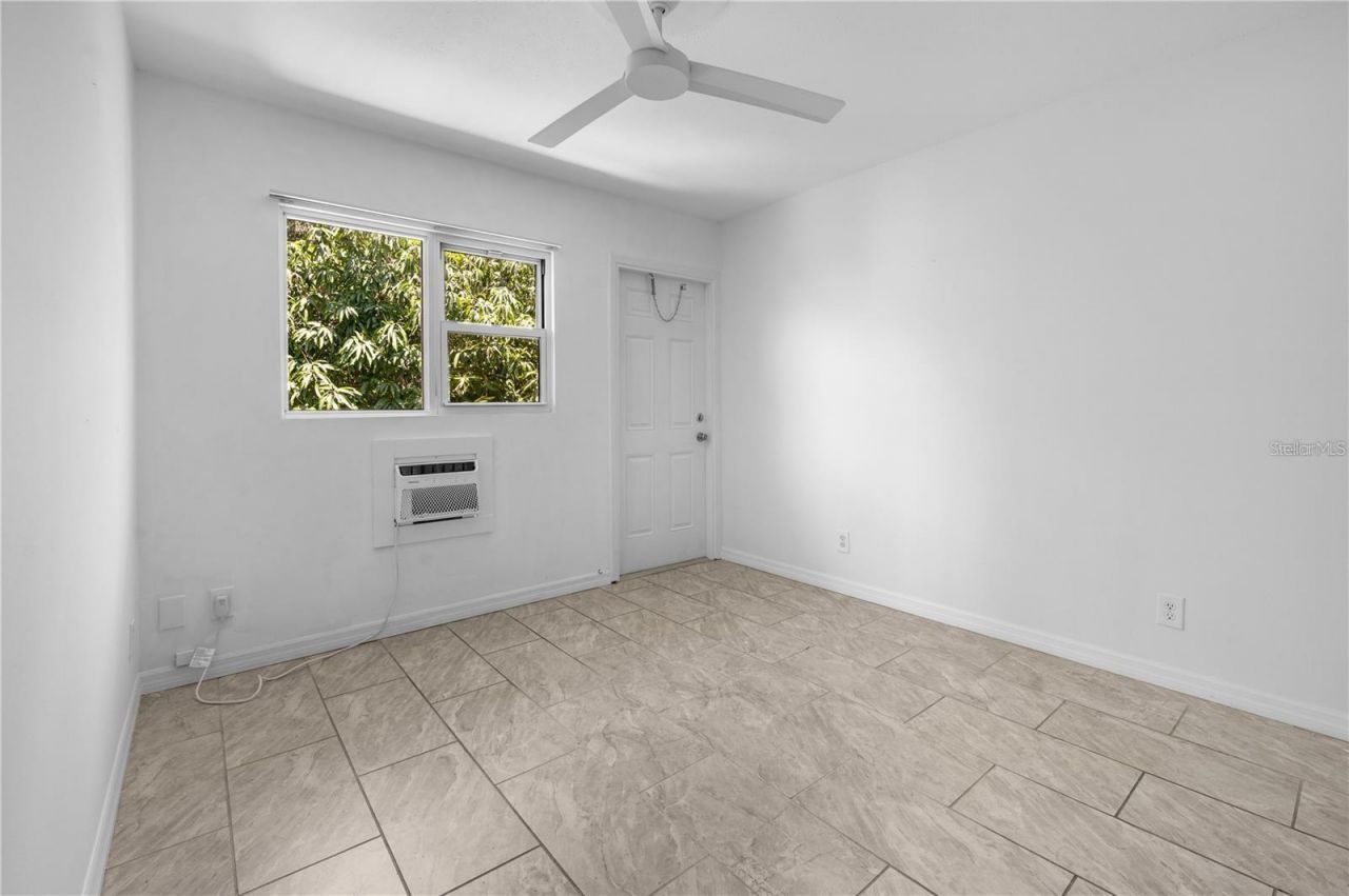1739 Siesta Drive, Sarasota, FL 34239 Photo
