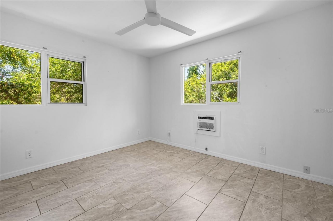 1739 Siesta Drive, Sarasota, FL 34239 Photo