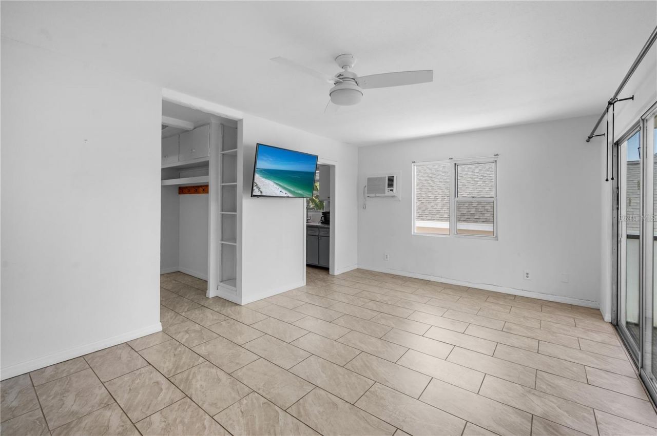 1739 Siesta Drive, Sarasota, FL 34239 Photo