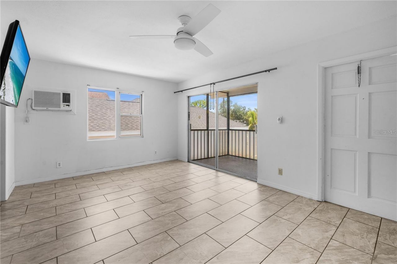 1739 Siesta Drive, Sarasota, FL 34239 Photo