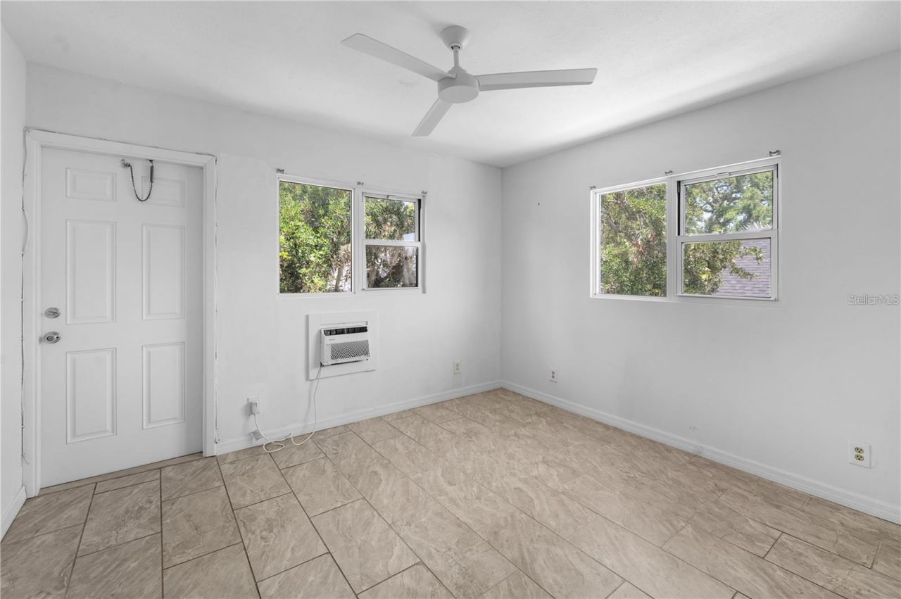 1739 Siesta Drive, Sarasota, FL 34239 Photo