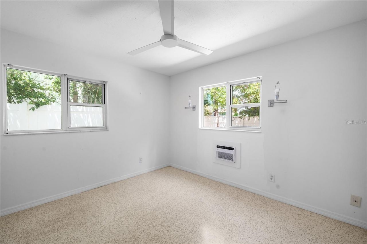 1739 Siesta Drive, Sarasota, FL 34239 Photo