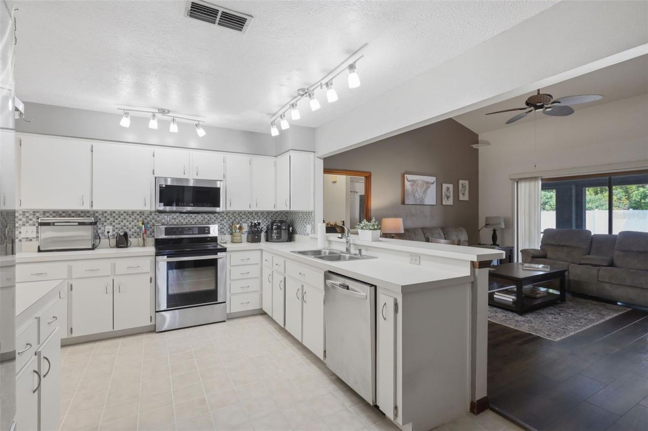 168 Community Drive , Debary, FL 32713 Photo