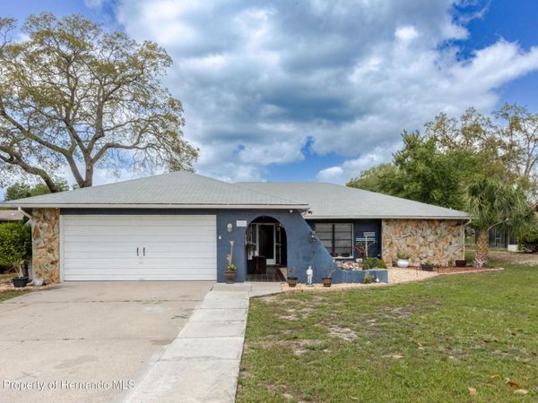 9027 BONNET WAY , WEEKI WACHEE, FL 34613
