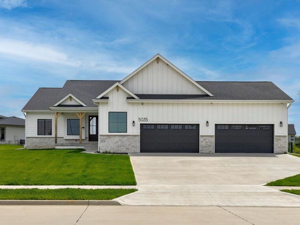 5035 150th Street, Urbandale, IA 50323