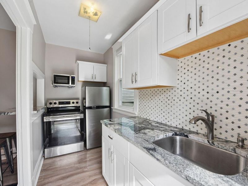 3026 Obryon Street, Cincinnati, OH 45208 Photo 4