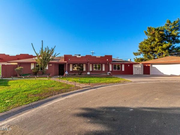 490 N VINE Street, Chandler, AZ 85225