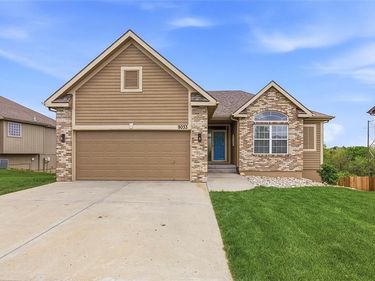 9033 NE 103rd Street, Kansas City, MO 64157