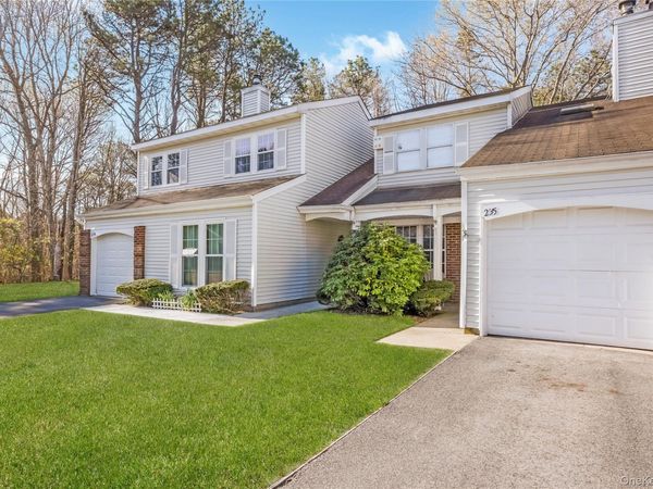235 Ivy Meadow Court, Middle Island, NY 11953