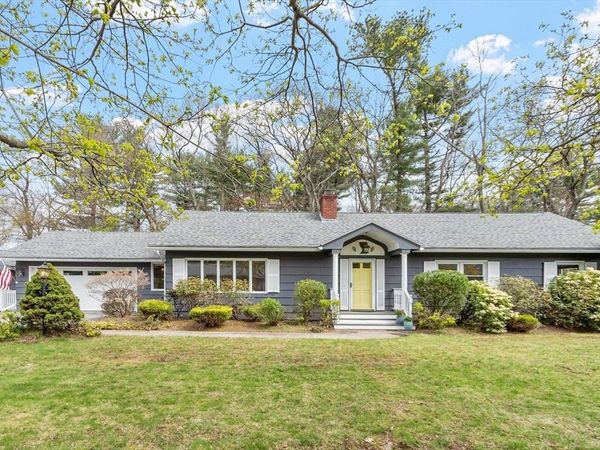 1 Hawthorne Circle, Andover, MA 01810