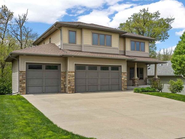 1148 Ryan Cir, Coralville, IA 52241