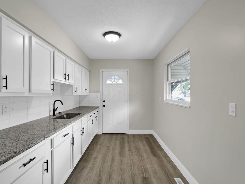 1236 Grovewood Drive , Columbus, OH 43207 Photo 13