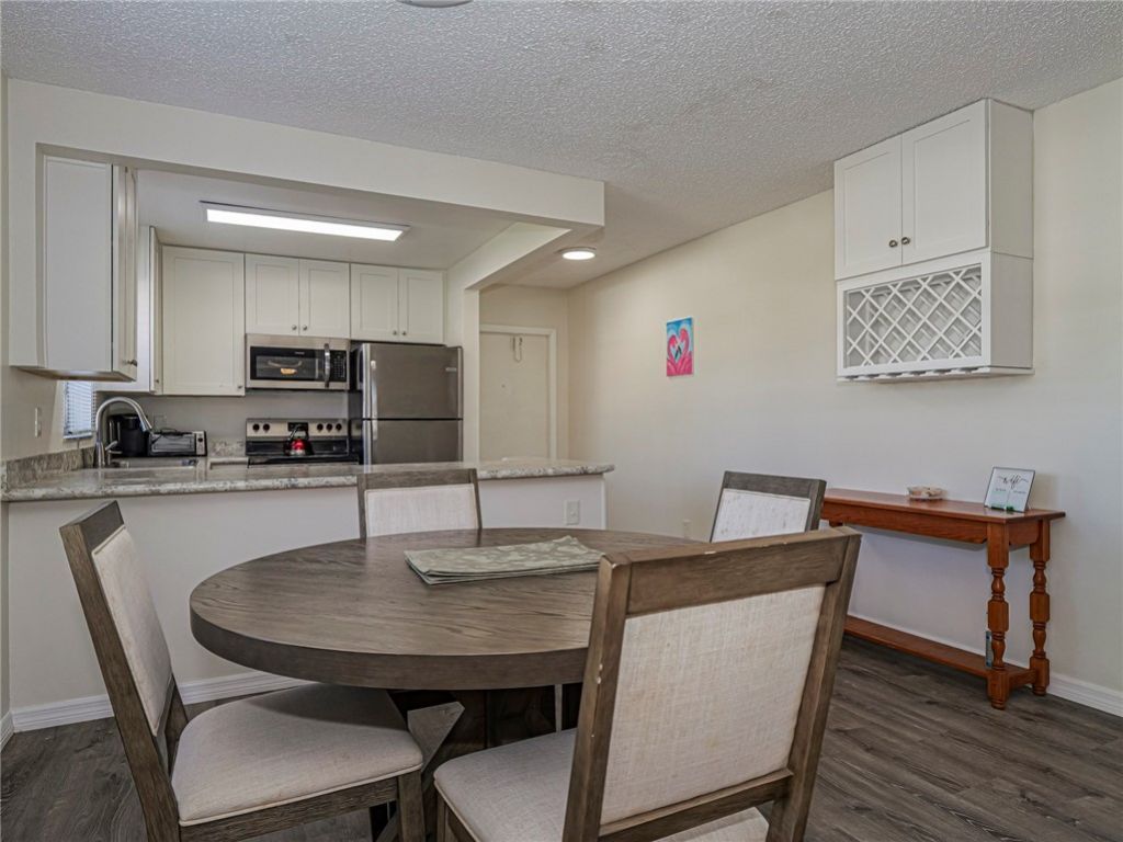 28 Pine Arbor Lane, Unit 101, Vero Beach, FL 32962 Photo