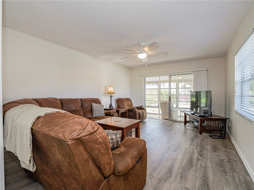 28 Pine Arbor Lane, Unit 101, Vero Beach, FL 32962 Photo