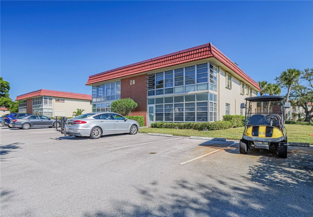 28 Pine Arbor Lane, Unit 101, Vero Beach, FL 32962 Photo