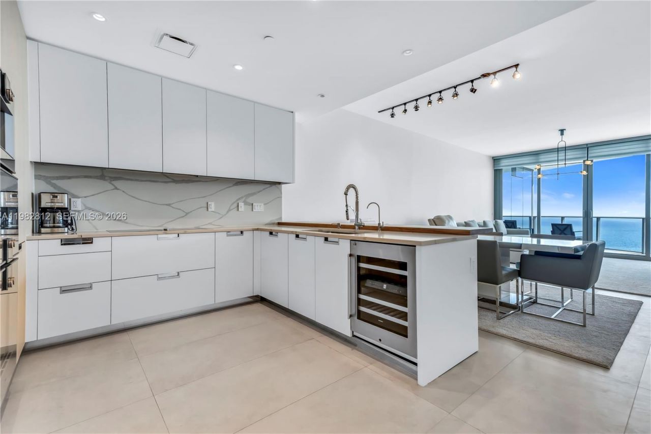 15701 Collins Ave, Unit 2903, Sunny Isles Beach, FL 33160 Photo