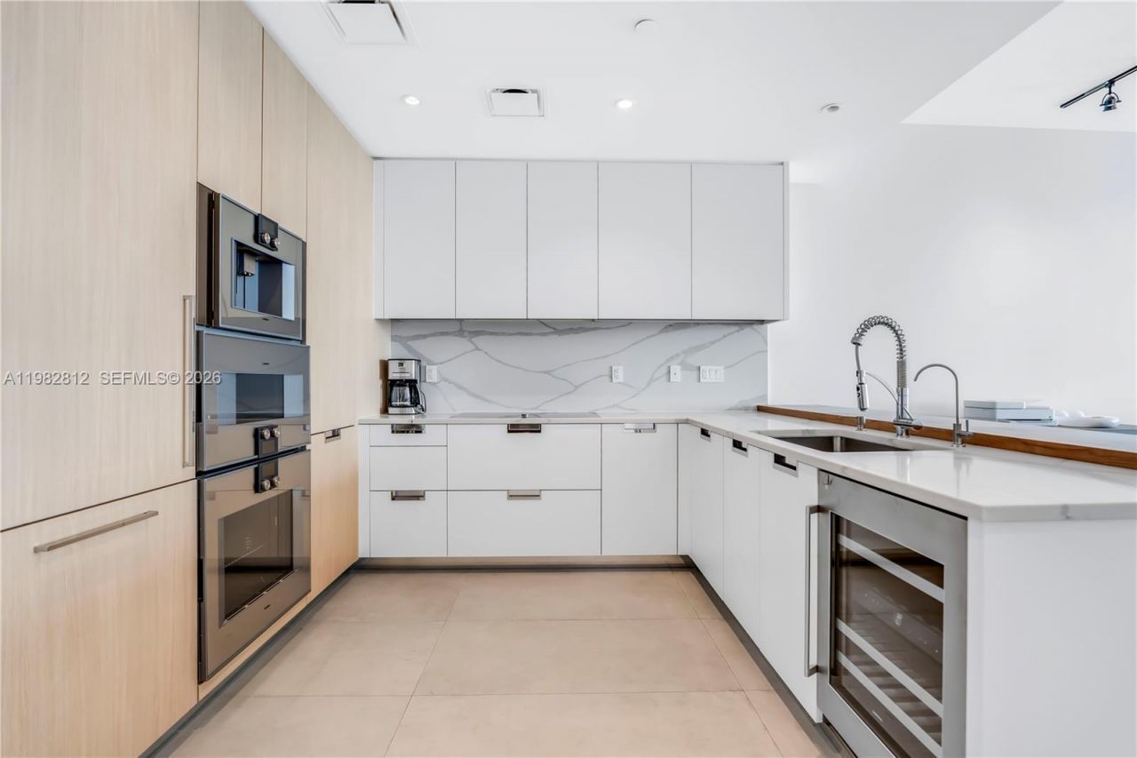 15701 Collins Ave, Unit 2903, Sunny Isles Beach, FL 33160 Photo