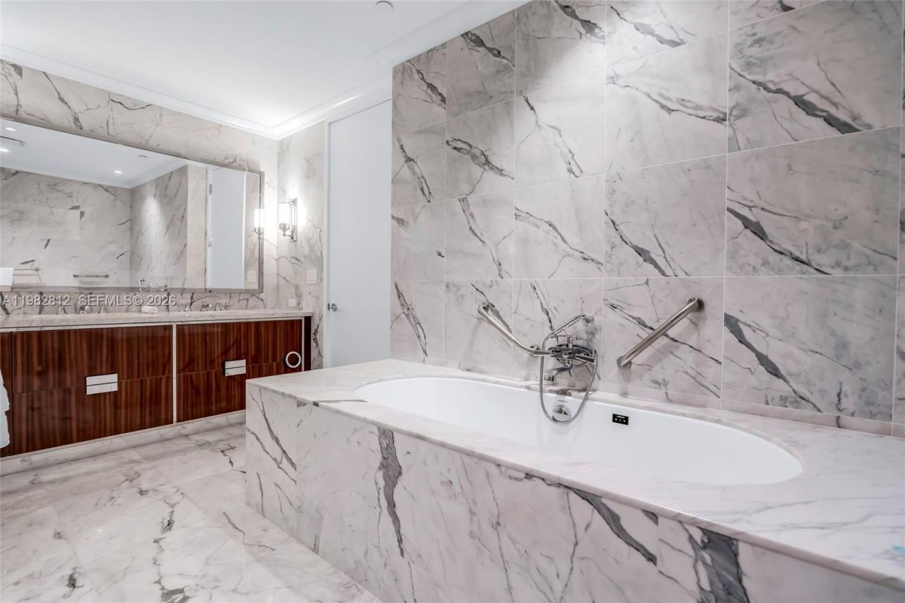 15701 Collins Ave, Unit 2903, Sunny Isles Beach, FL 33160 Photo