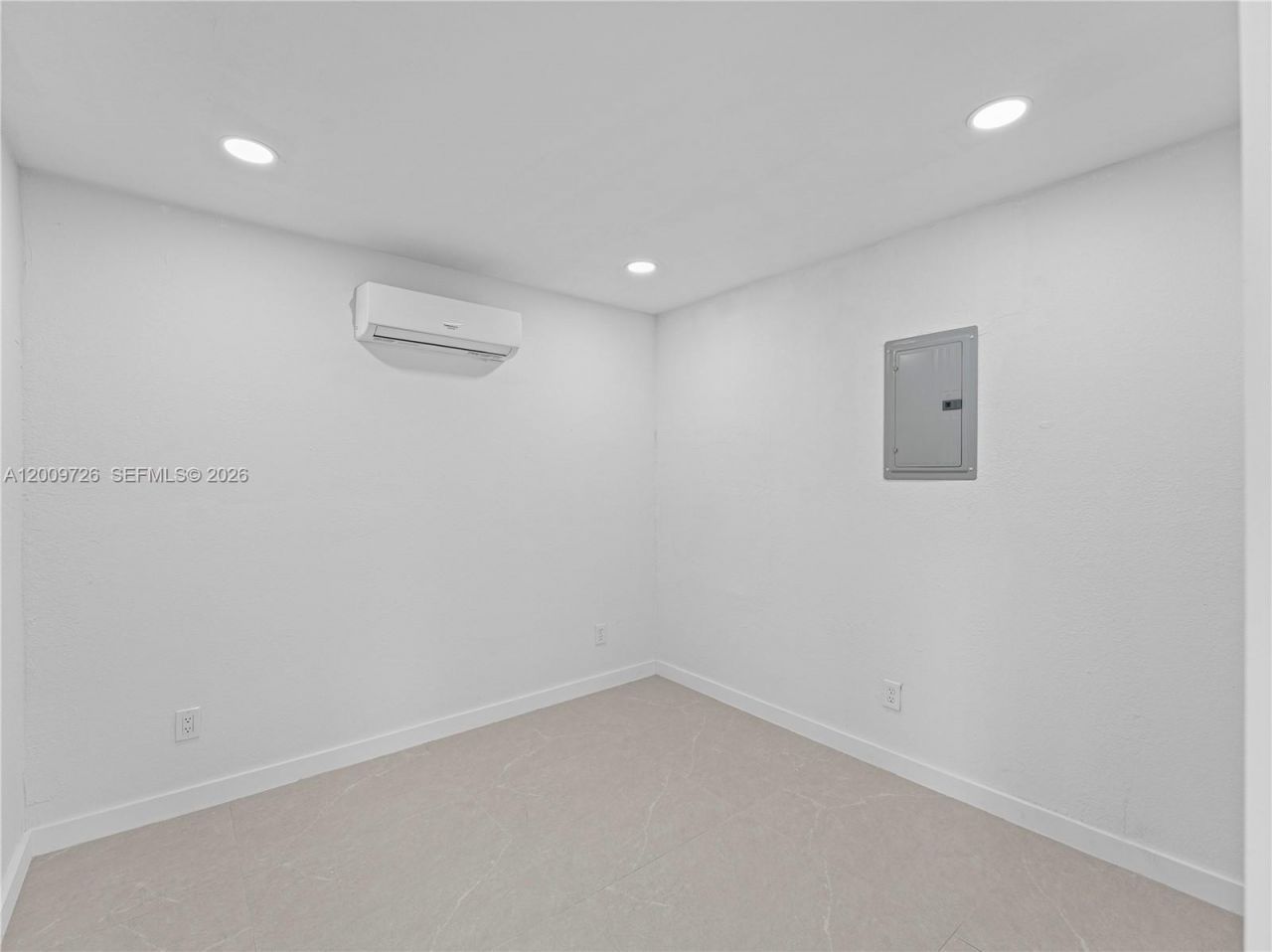 1370 W 29th St, Unit A, Hialeah, FL 33012 Photo