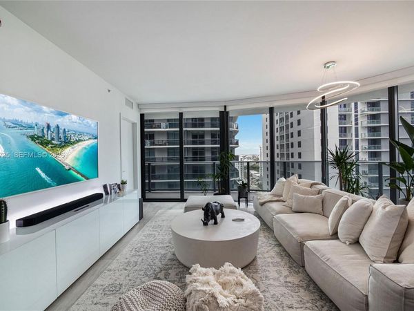 45 SW 9th St , Unit 1508, Miami, FL 33130