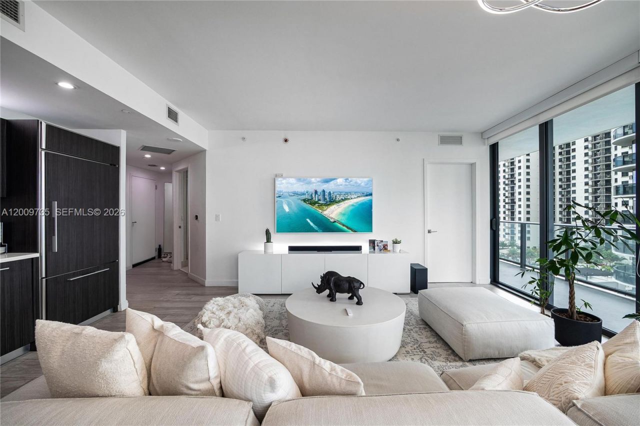 45 SW 9th St , Unit 1508, Miami, FL 33130 Photo