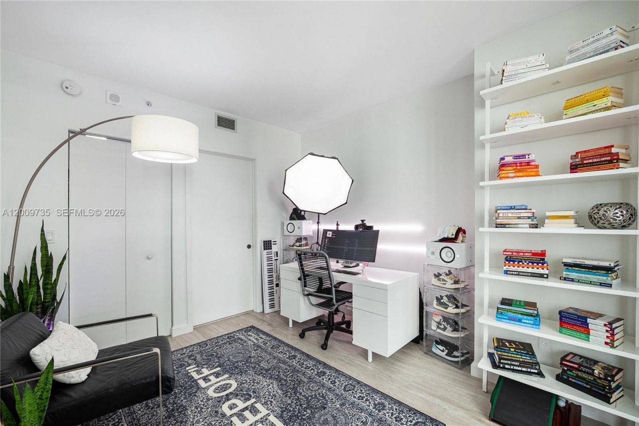 45 SW 9th St , Unit 1508, Miami, FL 33130 Photo