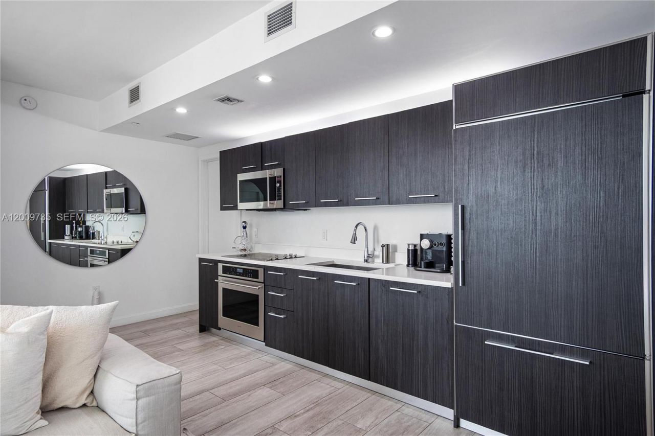 45 SW 9th St , Unit 1508, Miami, FL 33130 Photo