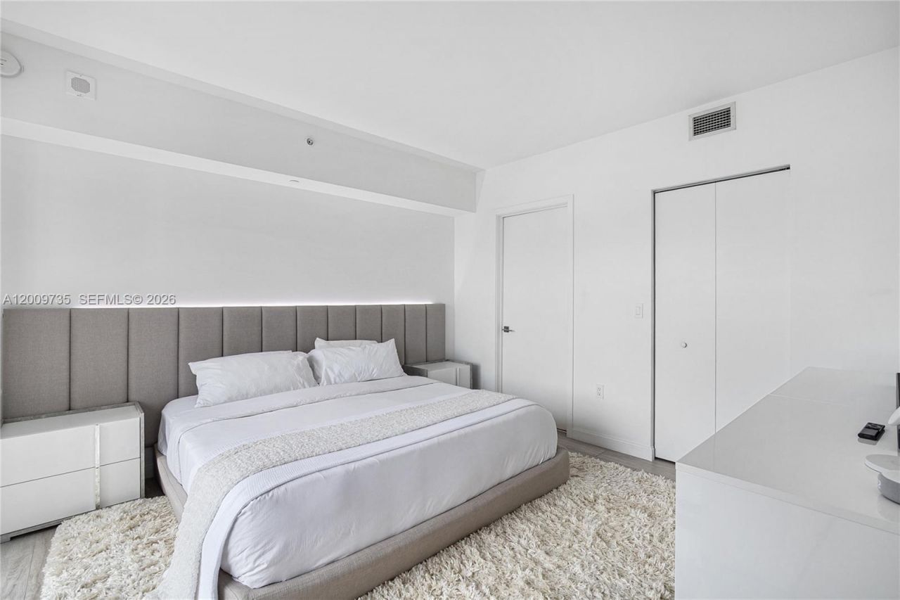 45 SW 9th St , Unit 1508, Miami, FL 33130 Photo