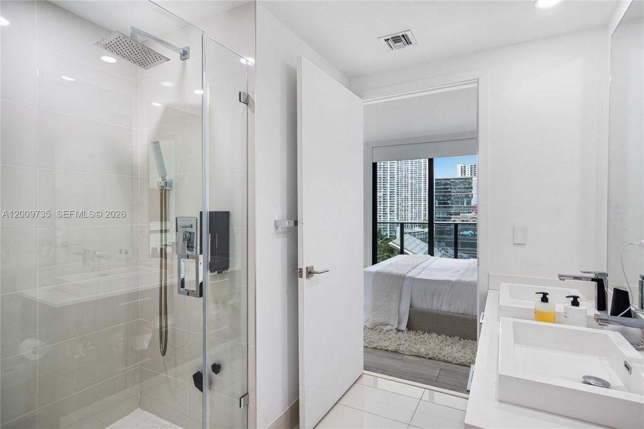 45 SW 9th St , Unit 1508, Miami, FL 33130 Photo