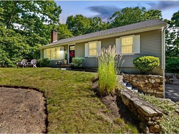 15 Surrey Ln, Sandwich, MA 02563