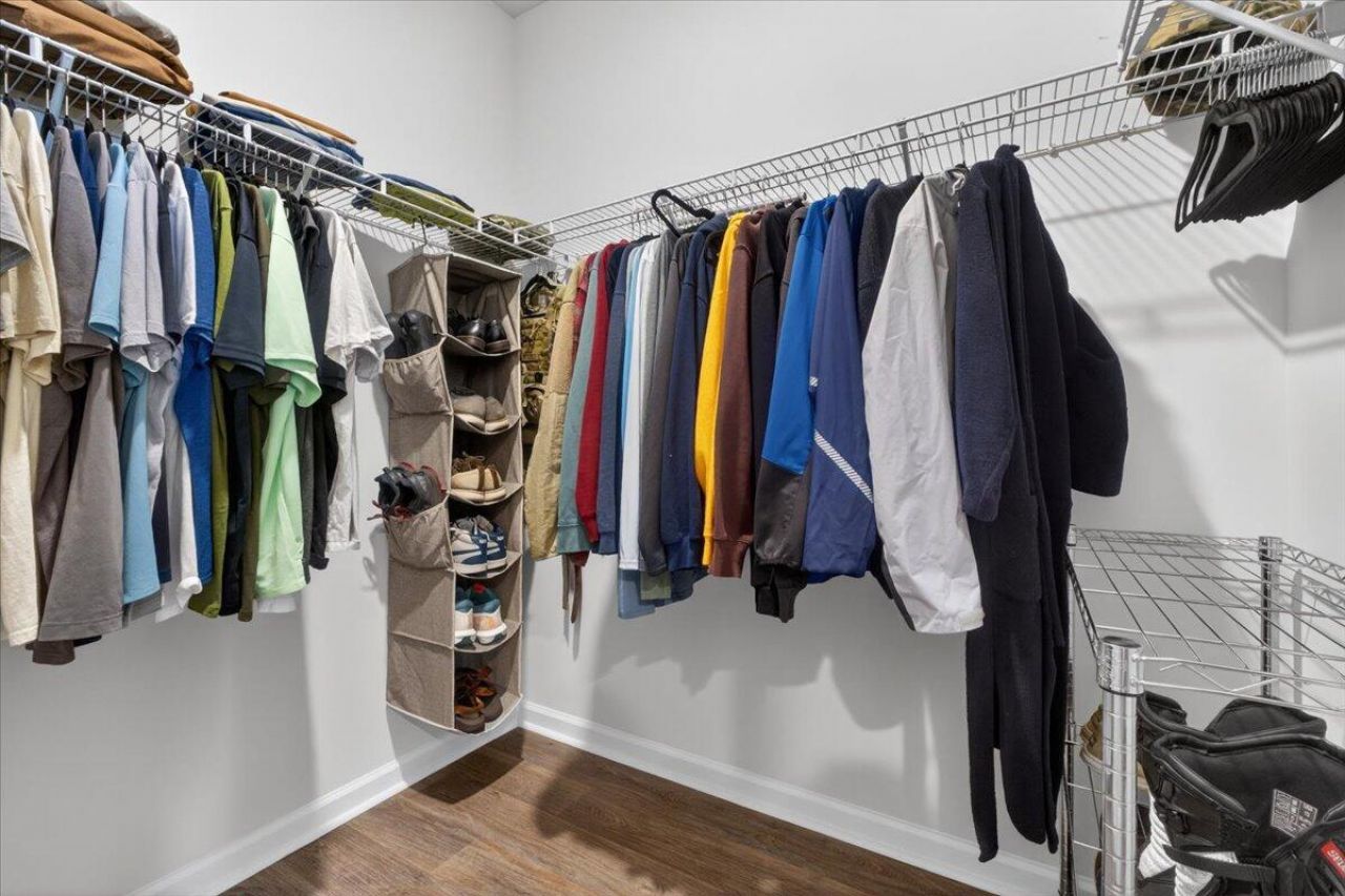 218 Watersglen Drive Photo 19