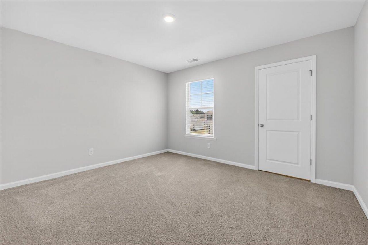 218 Watersglen Drive Photo 26