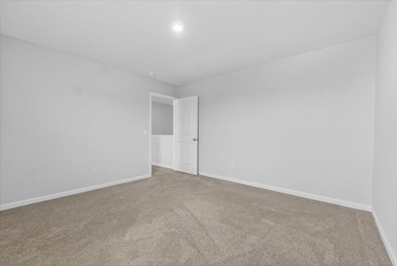 218 Watersglen Drive Photo 27