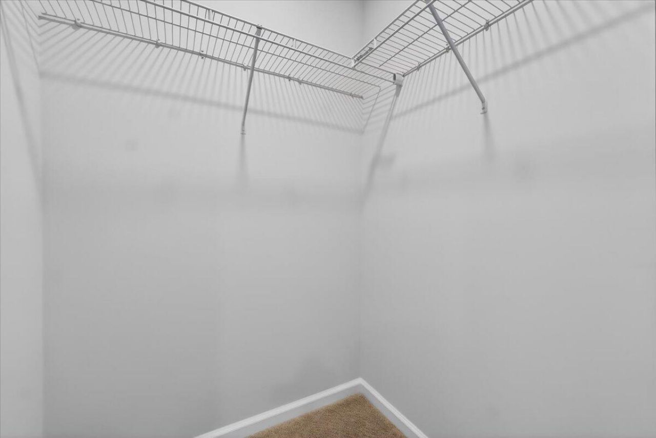 218 Watersglen Drive Photo 28