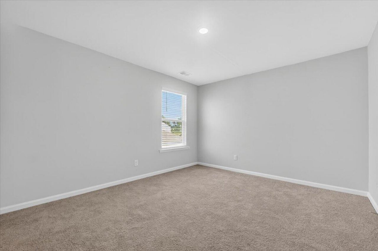 218 Watersglen Drive Photo 29