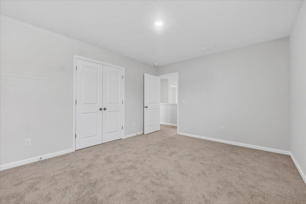 218 Watersglen Drive Photo 30