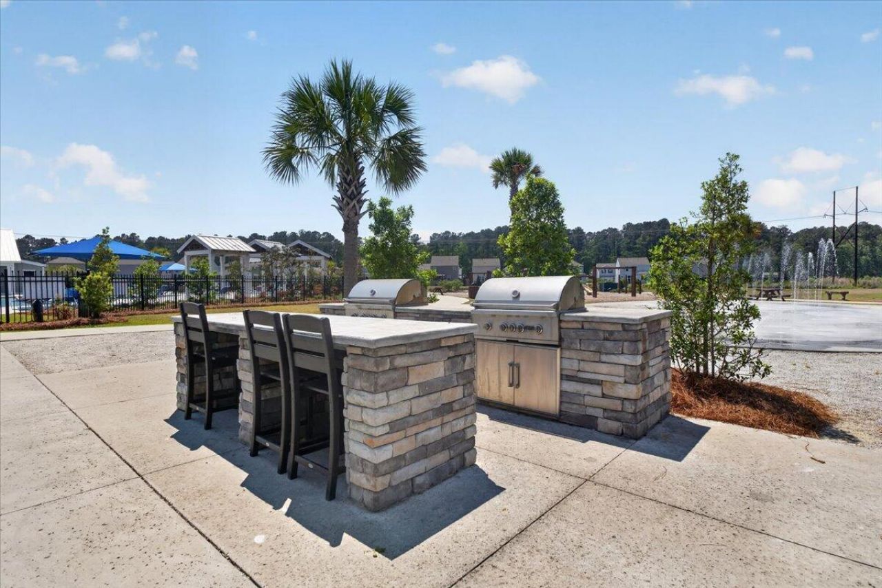 218 Watersglen Drive Photo 45