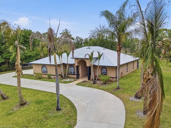 1420 Columbus AVE, LEHIGH ACRES, FL 33972