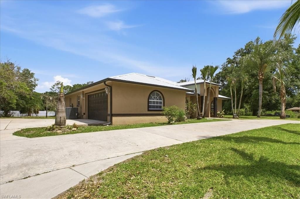 1420 Columbus Ave, Lehigh Acres, FL 33972 Photo