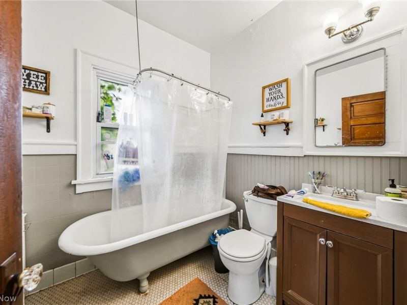 1947 Coltman Road , Cleveland, OH 44106 Photo 12