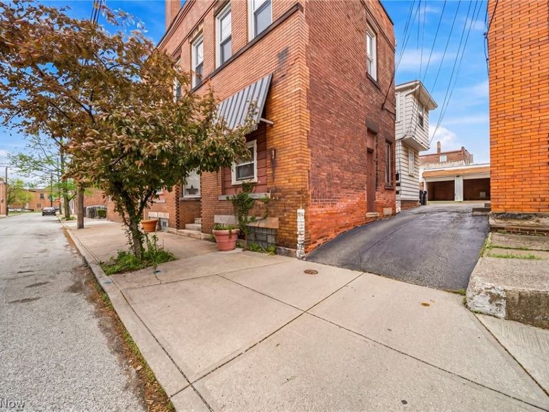 1947 Coltman Road , Cleveland, OH 44106 Photo 2