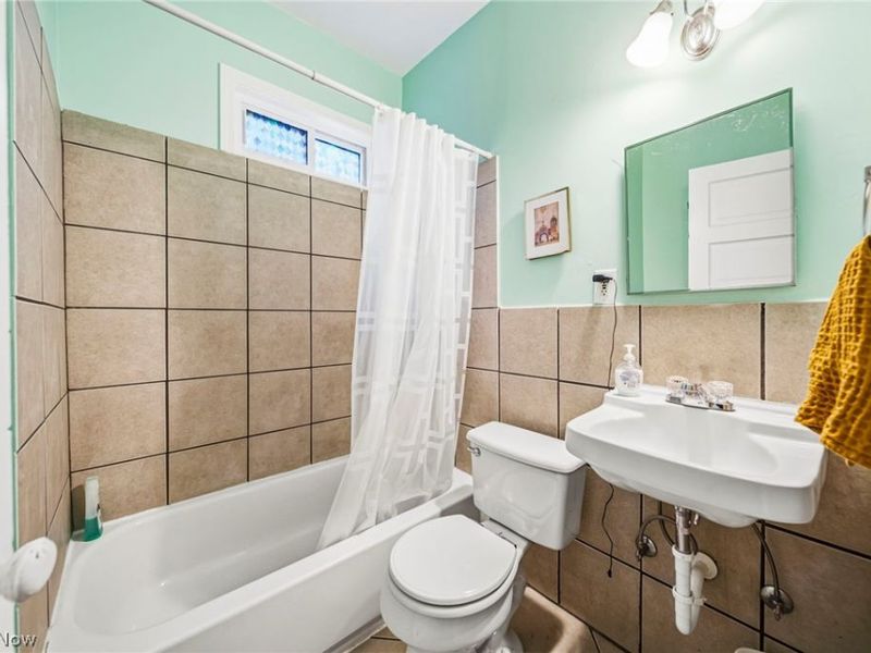 1949 Coltman Road , Cleveland, OH 44106 Photo 11