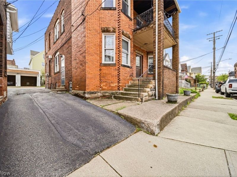 1949 Coltman Road , Cleveland, OH 44106 Photo 2